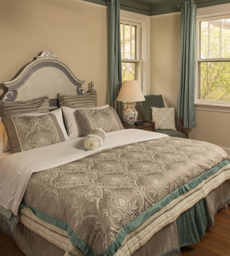 Spacious B&B Rooms & Lodging In Asheville, NC At Sweet Biscuit Inn